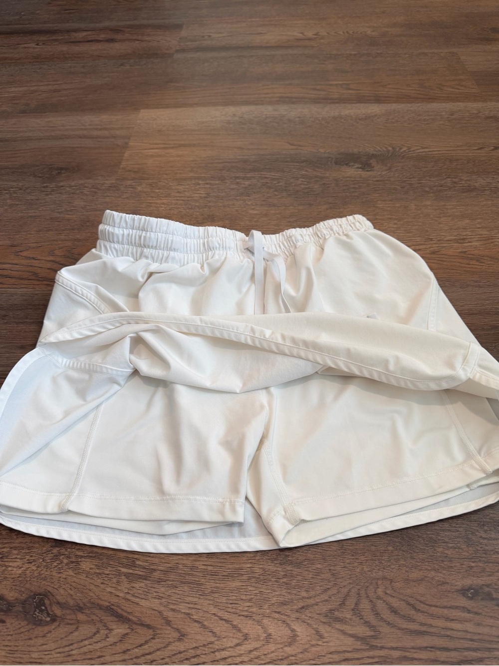Beyond Yoga White Pleated Tennis Skirt Skort Elastic Drawstring Waist Medium - Picture 2 of 5